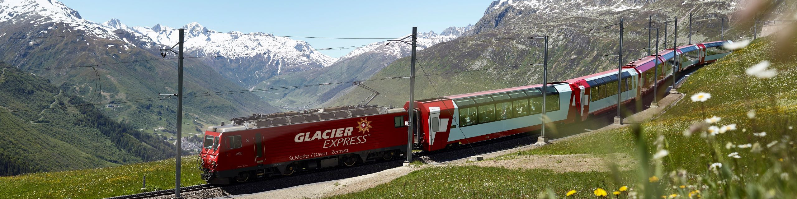 Glacier Express am Oberalppass